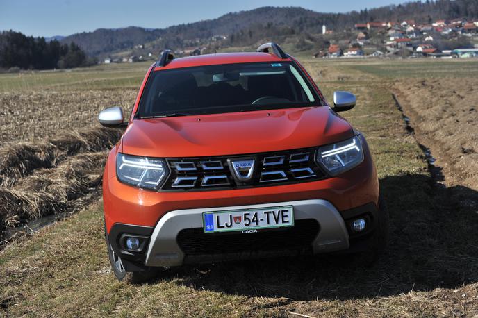 Dacia duster | Dacia duster ostaja ena glavnih izbir pri robustnem in dokaj dostopnemu športnemu terencu. | Foto Gregor Pavšič