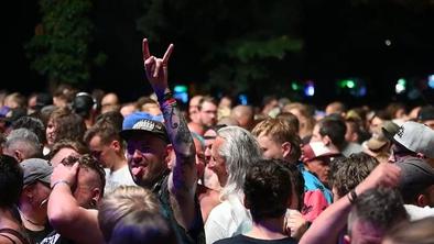 Na sotočju Tolminke in Soče tudi letos odmevajo ritmi punk rocka #video