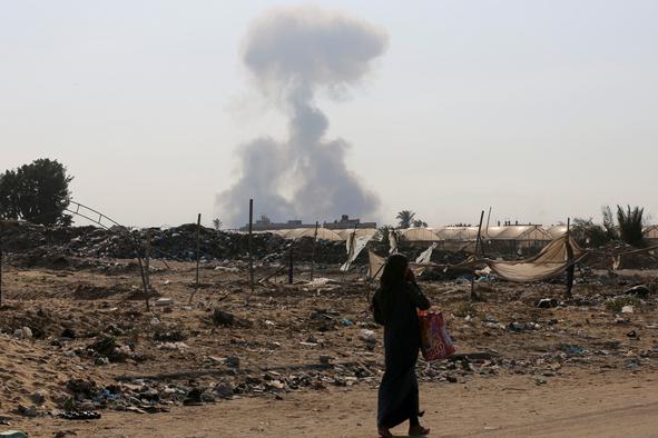 V napadih na jugu Gaze ubitih več kot sto Palestincev
