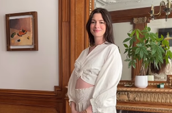 Ameriška igralka Anne Hathaway pričakuje tretjega otroka