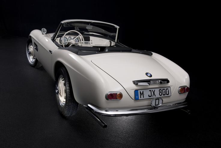 BMW je izdelal le 252 primerkov modela 507. Bil je preprosto predrag, da bi si ga lahko privoščilo več ljudi. Danes je prav zato postal tako dragocen in ekskluziven. | Foto: BMW