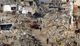 Izrael kljub prekinitvi ognja spet napadel Gazo