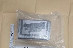 Slovenski policisti 25-letnemu Avstrijcu zasegli kilogram kokaina