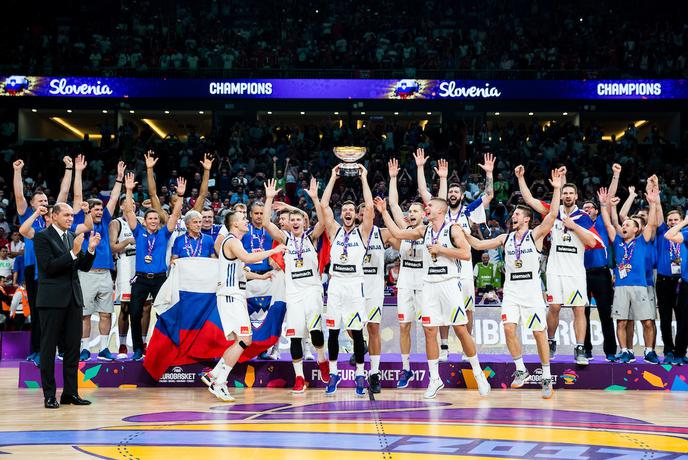 Hrvati čestitali prvakom: Janezi se veselijo, briljantna Slovenija