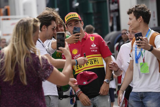 Charles Leclerc. V središču pozornosti sta seveda dirkača Ferrarija. | Foto: Guliverimage