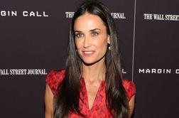 Demi Moore se pretvarja, da ima novega fanta