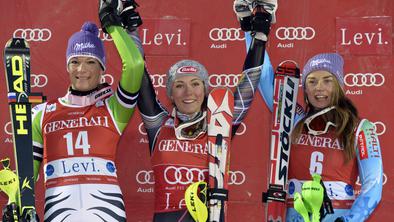 Za prvega jelena je morala premagati tudi Tino Maze