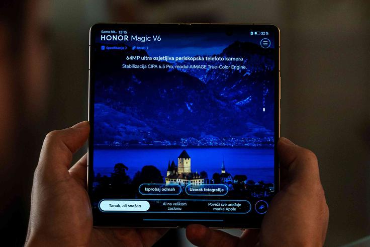 Honor Magic V6 ne skriva ambicij, da bi nadomestil tablico in celo prenosni računalnik ter se uveljavil kot edina naprava, ki bi jo potrebovali za zasebna in poslovna opravila. | Foto: HONOR