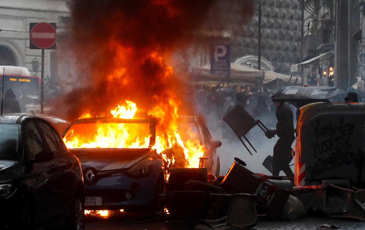 Navijaški neredi v Neaplju | Foto Reuters