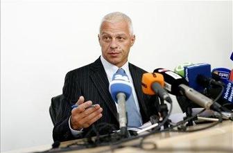 Kos: Ne razmišljam o odstopu