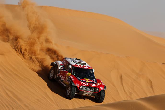 Carlos Sainz - Dakar 2020 | Španska reli legenda Carlos Sainz vztraja v vodstvu Dakarja 2020. | Foto Reuters