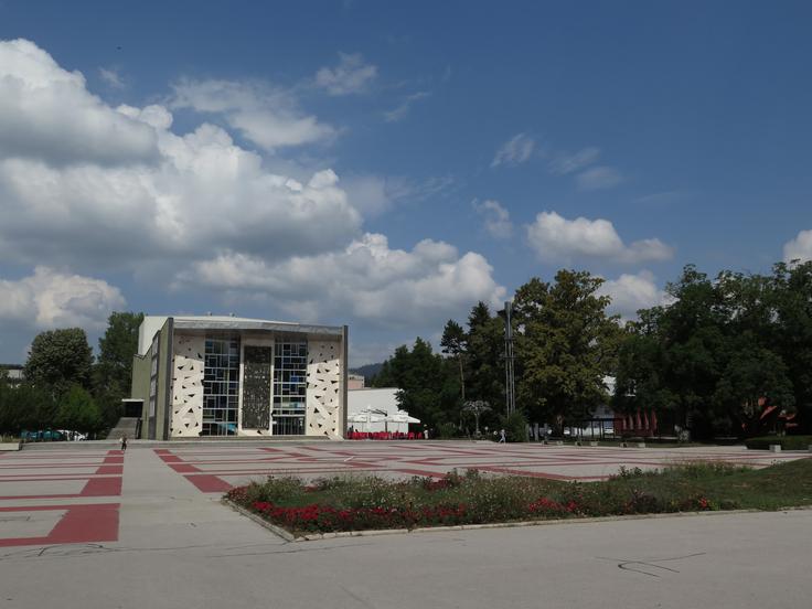 Velenje, Titov trg pred mestno hišo | Foto: STA