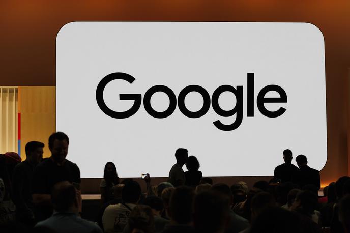 Google logo | V manj kot desetih mesecih sta soustanovitelja Alphabeta, matične družbe Googla, postala bogatejša za impresivne zneske. | Foto Guliverimage