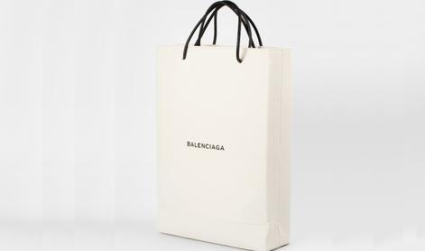Balenciaga nakupovalno vrečko ponuja za 995 evrov