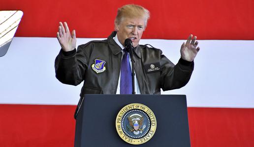 Trump z novim izvršnim ukazom