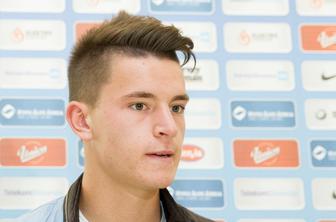 Ko ti tvoj sostanovalec prepreči, da bi debitiral za reprezentanco