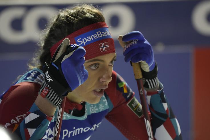 Stavaas Skistad je izkoristila tudi padec zmagovalke kvalifikacij Johanne Hagström. | Foto: Guliverimage