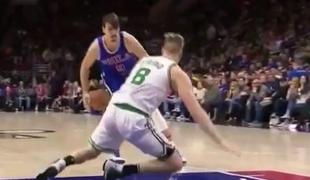 Dragič parket zapustil s sklonjeno glavo, Hrvat osmešil košarkarja Bostona #video