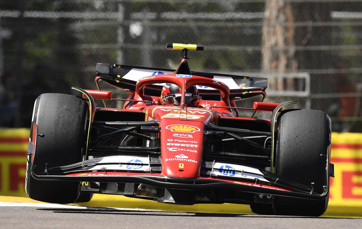 Imola Charles Leclerc Imola | Charles Leclerc je s Ferrarijem na stezi Enzo e Dino Ferrari dobil prvi prosti trening. | Foto Reuters