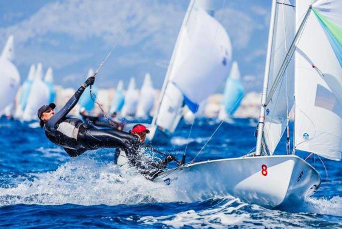 Mrakova in Macarolova v nedeljo na regati za medalje