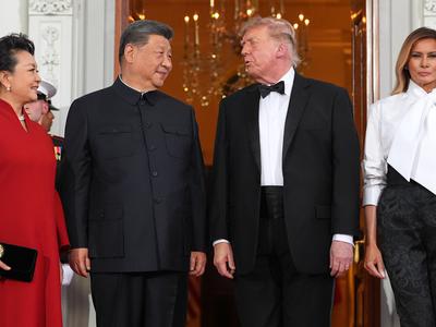 Melania je z obleko poslala sporočilo Kitajcem