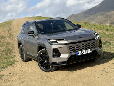 Prvič za volanom nove toyote RAV4: ker je globalni prvak, evolucija brez revolucije