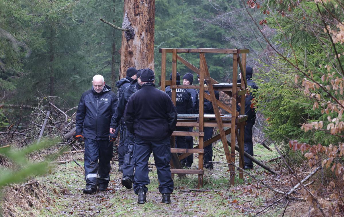 Nemčija | Žrtev je bila zabodena 32-krat, policija pa še vedno išče orožje, s katerim je bil storjen zločin.  | Foto Reuters