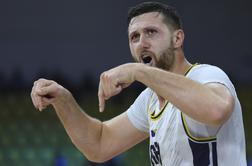 Slovenci odštevajo, Bosanci branilce naslova spravili pod hud pritisk