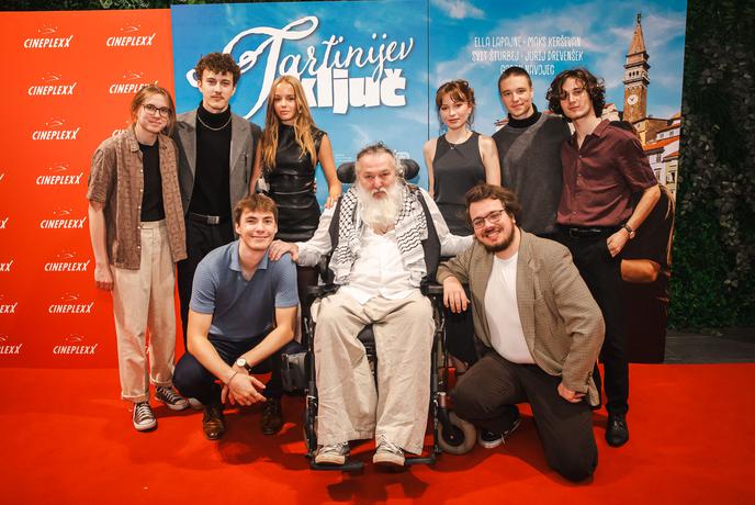 Anžlovarjevemu filmu Tartinijev ključ zlata rola za 25 tisoč gledalcev