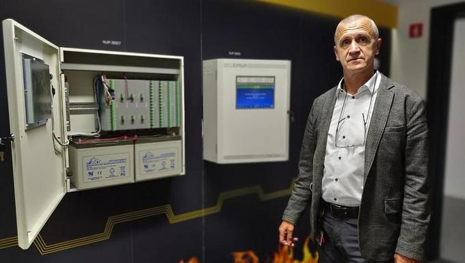 Bojan Kern, vodja kontrole kakovosti in prejšnji tehnični direktor, je skrbel za razvoj sistema od samega začetka | Foto: Zarja elektronika