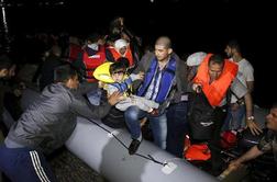 Ob turški obali utonilo devet migrantov