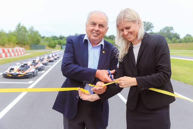 Kartodrom sta odprla predsednik Avto-moto zveze Slovenije Anton Breznik in direktorica AMZS Lucija Sajevec. | Foto: AMZS