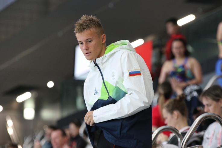 Šele 15-letni plavalec Ambrožič je postavil dva osebna rekorda. | Foto: Zveza za šport invalidov Slovenije