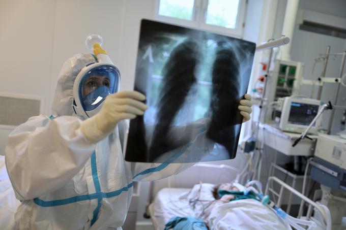 V bolnišnico bi bilo smotrno sprejemati le paciente, ki bi potrebovali intenzivno nego. | Foto: Reuters