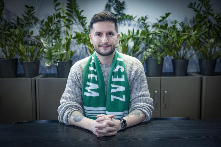 "Glavni kanal za stik z navijači so družbena omrežja, kjer se z njimi tudi največ pogovarjamo." | Foto: Ana Kovač