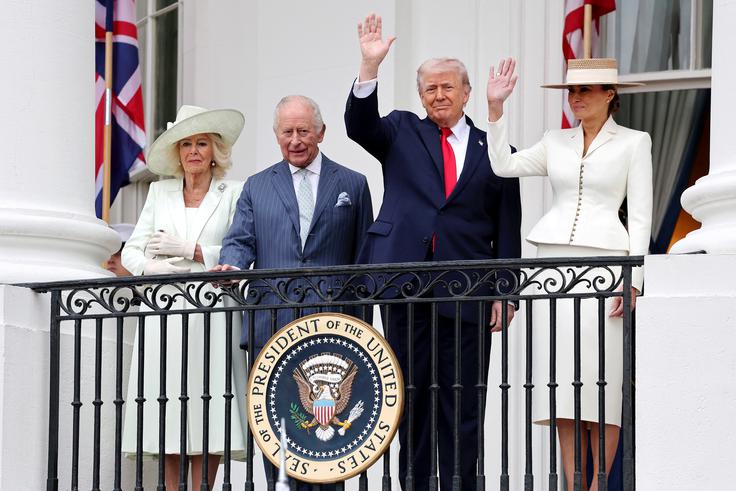 Donald Trump in britanski kralj Karel III. v spremstvu kraljice Camille in prve dame ZDA Melanie Trump.  | Foto: Reuters