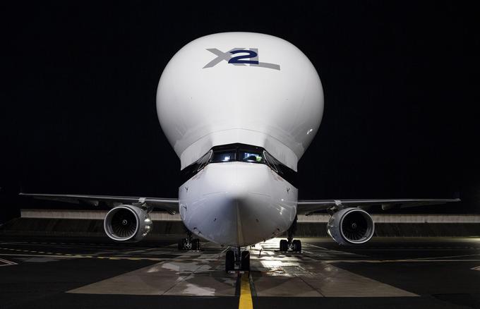 Od prejšnjega modela je beluga XL šest metrov daljša in meter širša, ima za šest ton večjo nosilnost in za 30 odstotkov večji tovorni prostor.  | Foto: Airbus