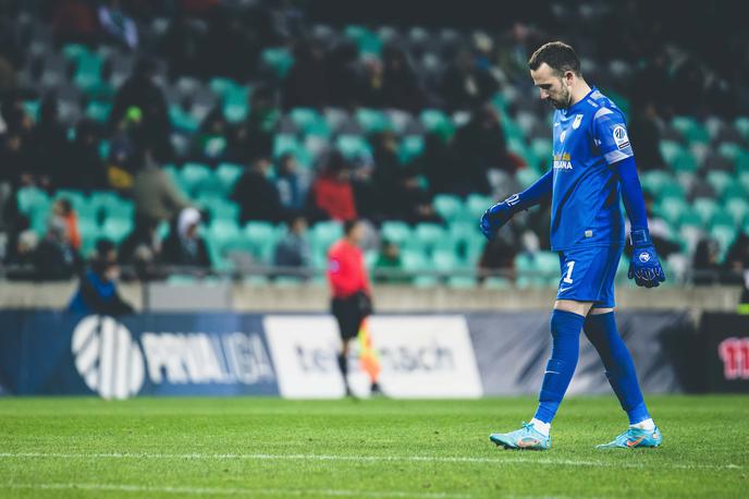 Olimpija Prtajin | Ivan Banić si je privoščil dve veliki napaki in izdatno pomagal Celju do visoke prednosti. | Foto Grega Valančič/Sportida