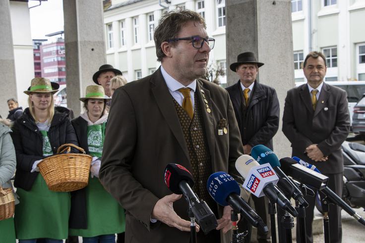 Predsednik Čebelarske zveze Slovenije Boštjan Noč  | Foto: Miško Kranjec, Slovenske železnice