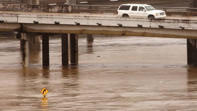 Oglejte si zračne posnetke katastrofalnih poplav v Houstonu (video)