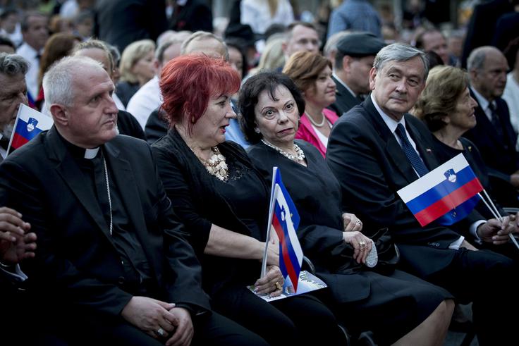 Nadškof Stanislav Zore, varuhinja človekovih pravic Vlasta Nussdorfer in nekdanji predsednik Danilo Türk z ženo Barbaro Miklič Türk. | Foto: Ana Kovač