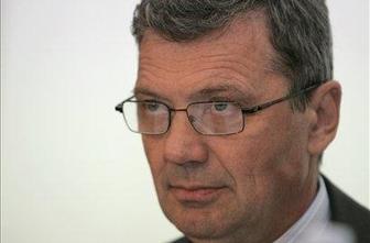 Predlog upokojevanja za delodajalce boljši, za sindikate gre vlada predaleč