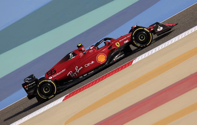 Voznika Ferrarija sta bila na obeh treningih na drugem in tretjem mestu. | Foto: Reuters