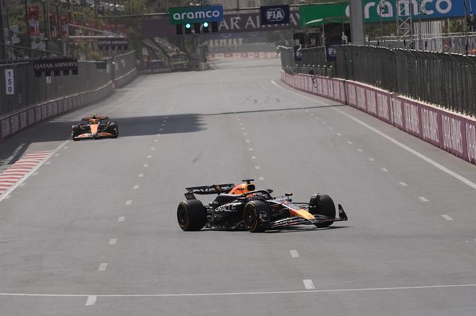 Baku Max Verstappen Red Bull | Max Verstappen je bil na prvem treningu zelo hiter, samo na dolgi ravnini je veliko izgubljal. | Foto Guliverimage