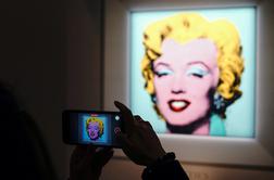 Za kultni portret Marilyn Monroe si na dražbi obetajo 180 milijonov evrov