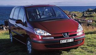 Peugeot potrdil prvo žrtev: enoprostorec 807 se bo moral posloviti 