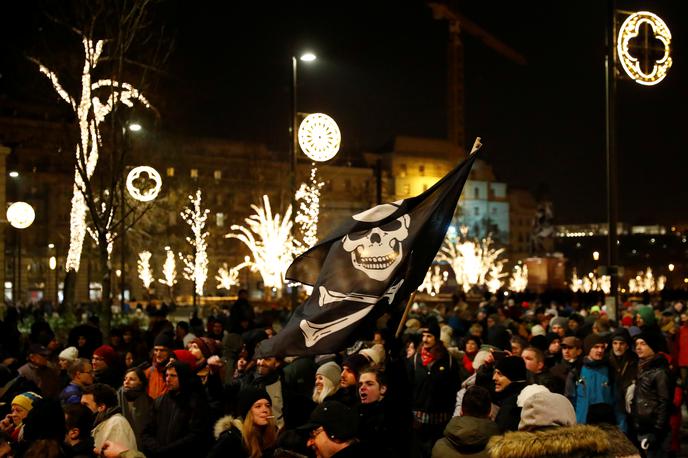 Protesti na Madžarskem | V Budimpešti je v nedeljo zvečer protestiralo od 10 do 15 tisoč ljudi. Demonstracije so bile sinoči tudi v Györu, Szegedu, Debrecenu in Miskolcu. | Foto Reuters