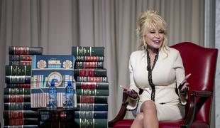 Oglasila se je Dolly Parton: Nisem še mrtva