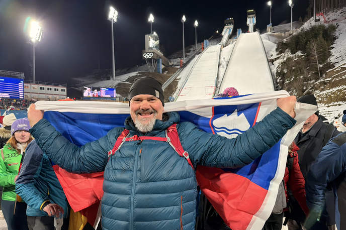 navijač predazzo | Miha iz Radomelj je bil presrečen, da je dočakal zlato medaljo. | Foto J. L.