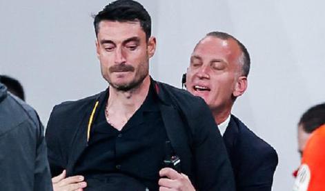 "Novinarji si zaslužijo spoštljiv odnos"